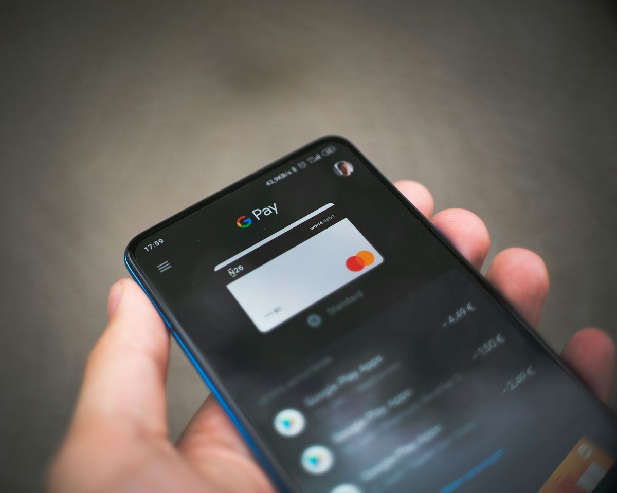 Smarttelefon med app-ikoner – nettbank